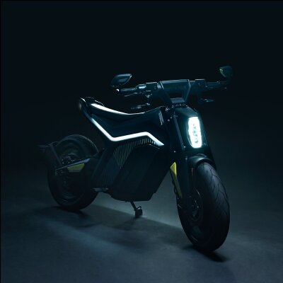 Otevření společnosti NAXEON GERMANY: Milník v oblasti elektromobility - 